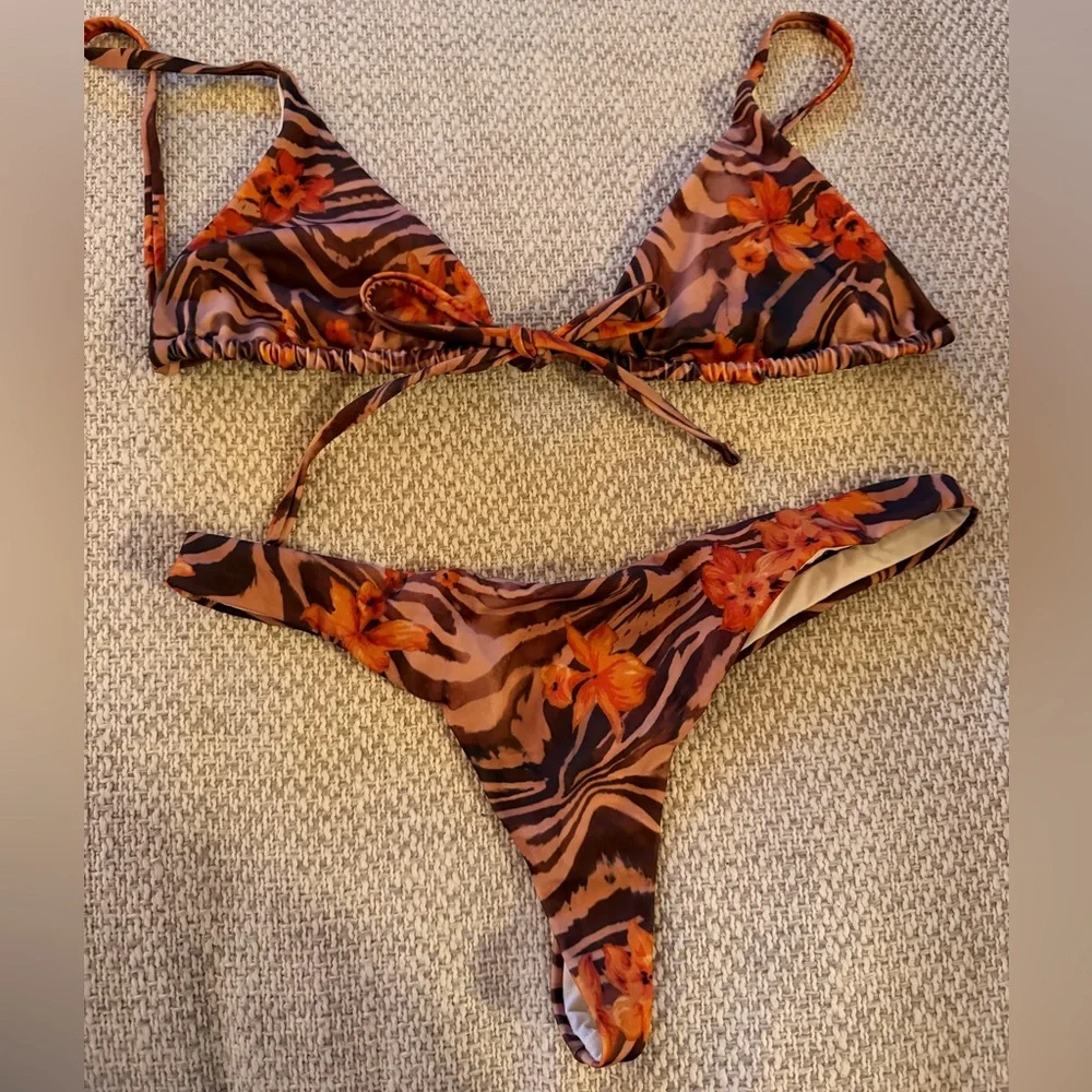 ASOS bikini set - Picture 1 of 2